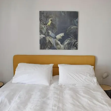 Modern Cozy Flat 아파트
