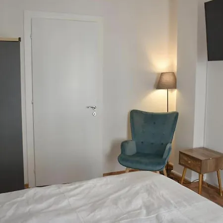 Modern Cozy Flat * 파트라