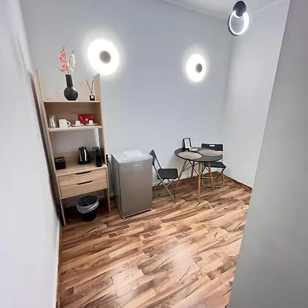 Modern Cozy Flat 아파트 파트라