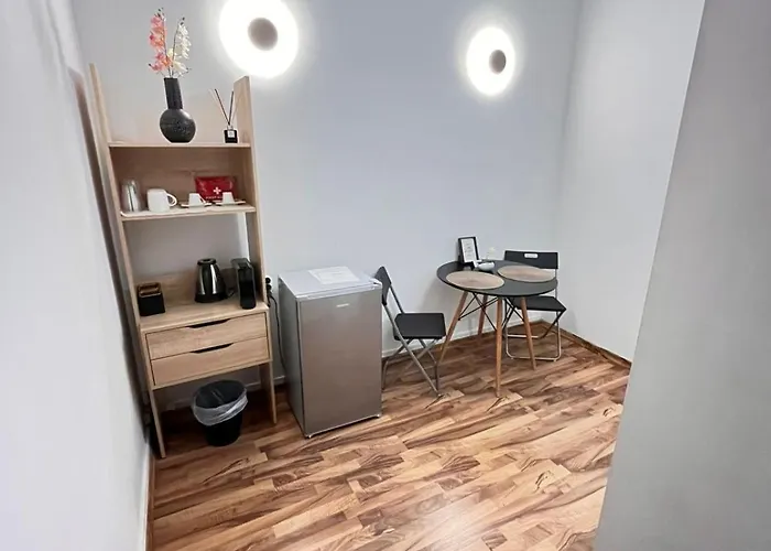 Modern Cozy Flat 아파트 파트라