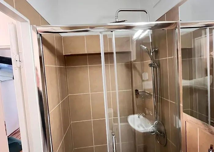 Modern Cozy Flat * 파트라